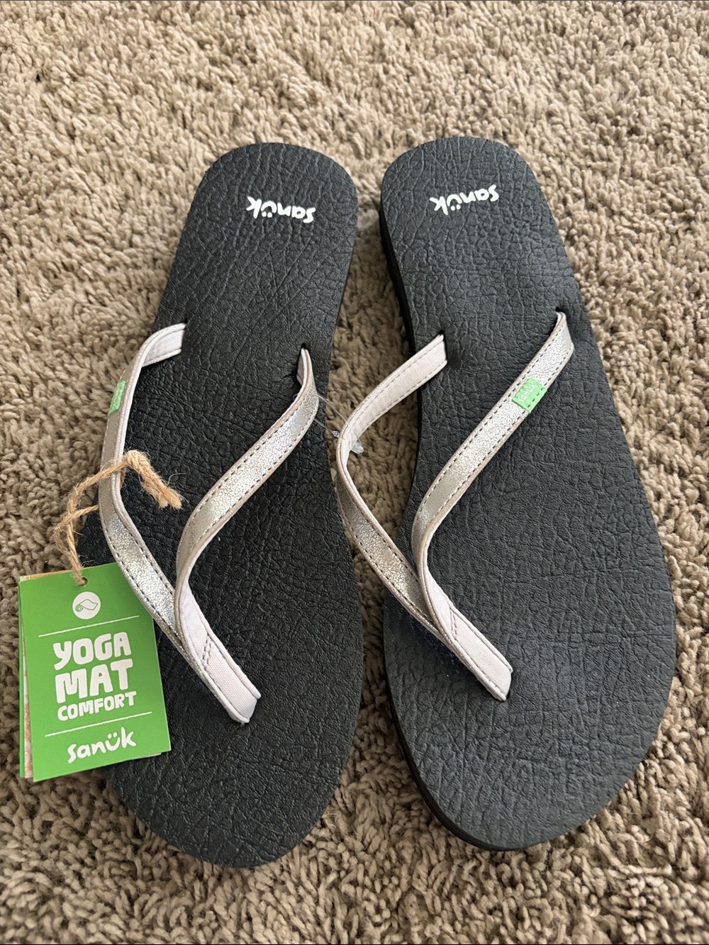 NWT! Sanuk Women's Flip Flop Sandals with Yoga Spree 4 Metallic - Size 11